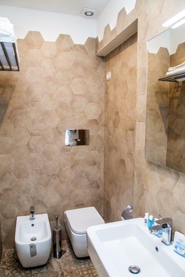 Domus Donnaregina Apartments Νάπολη Εξωτερικό φωτογραφία