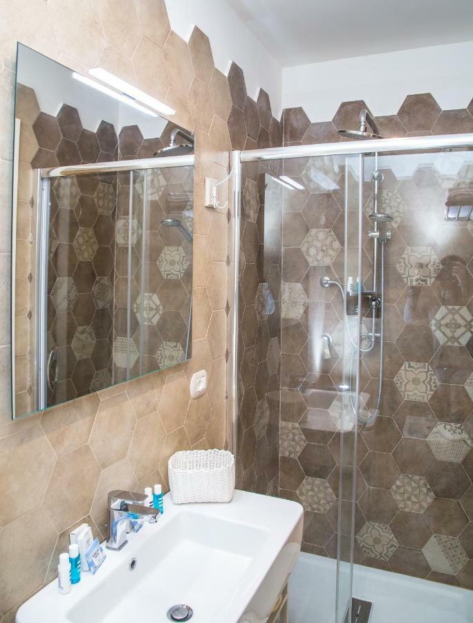 Domus Donnaregina Apartments Νάπολη Εξωτερικό φωτογραφία
