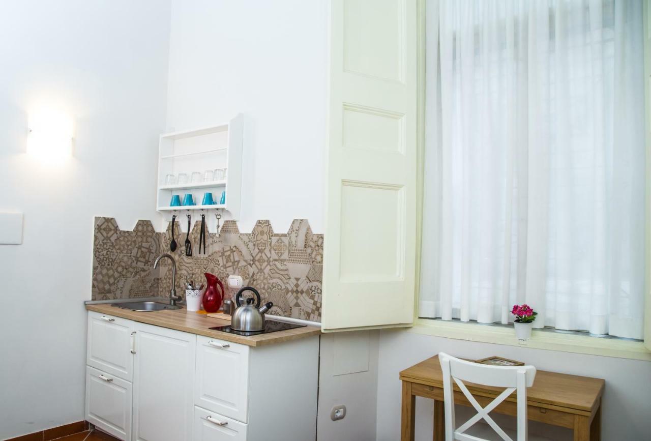 Domus Donnaregina Apartments Νάπολη Εξωτερικό φωτογραφία